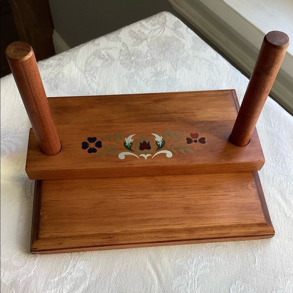 Vintage Folk Art Painted Wooden Napkin Holder - Picture 1 of 7